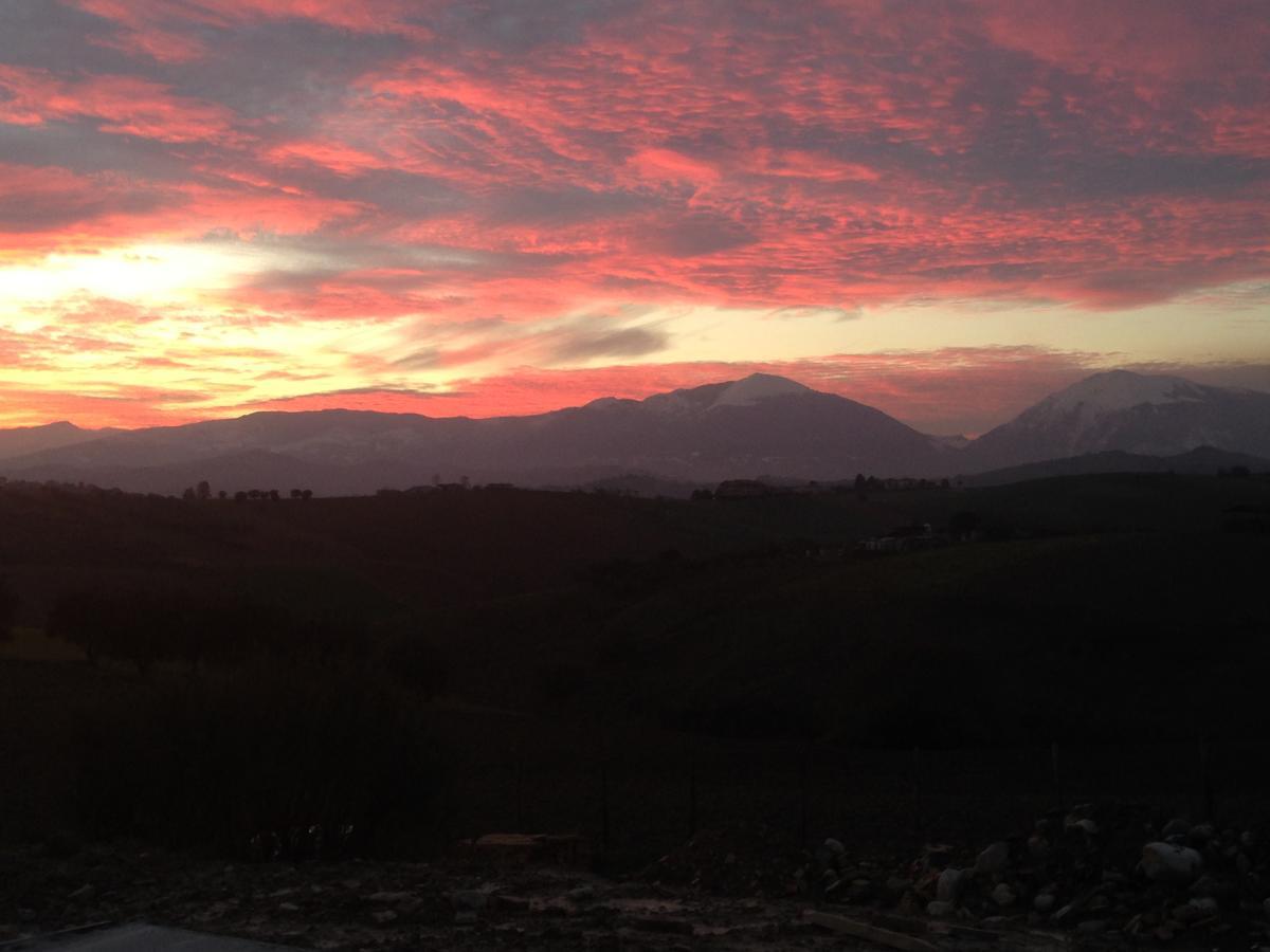 Il Frutteto Bed And Breakfast Ripattone Bagian luar foto